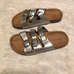 Maurice’s Triple Strap Sandal